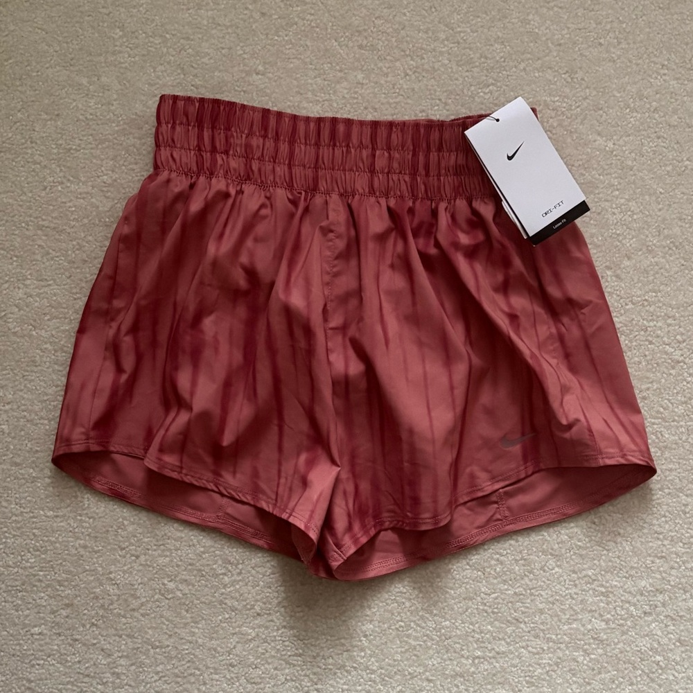 NWT Nike Women's One Dri-FIT Mid-Rise 3" Brief-Lined Shorts. Size Small.